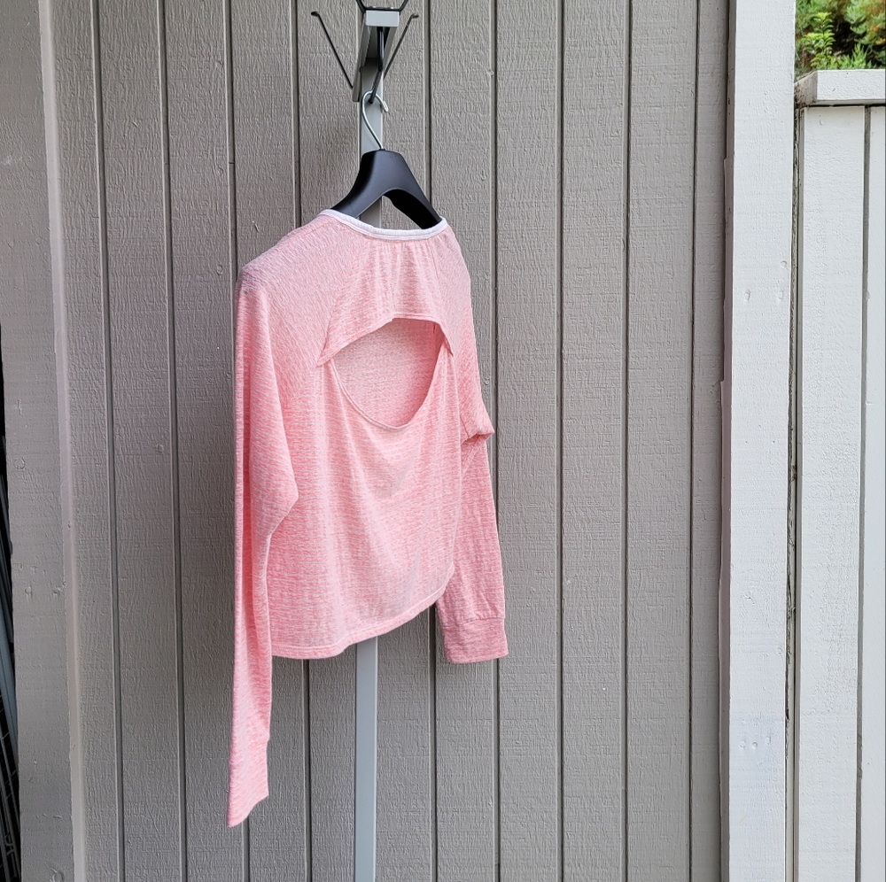 Victoria's Secret | Split Back Active Tee Pink like new Small EUC - Picture 12 of 14